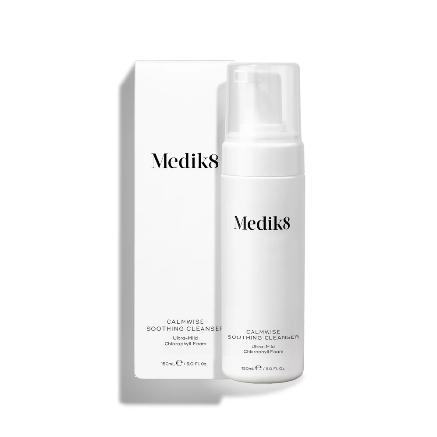 Medik8 Calmwise Soothing Cleanser
Ultra-Mild Chlorophyll Foam